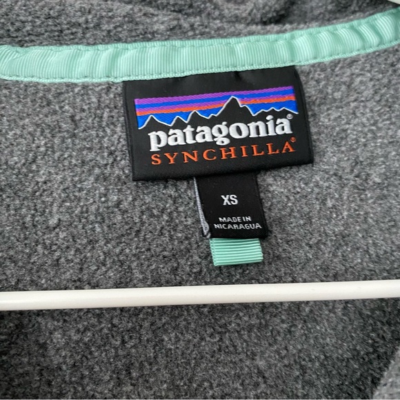 Patagonia Lightweight Synchilla Snap-T Fleece Pullover Gray/Peach - Picture 3 of 4